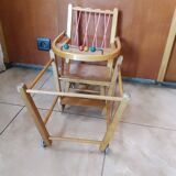 Chaise haute enfant en bois vintage