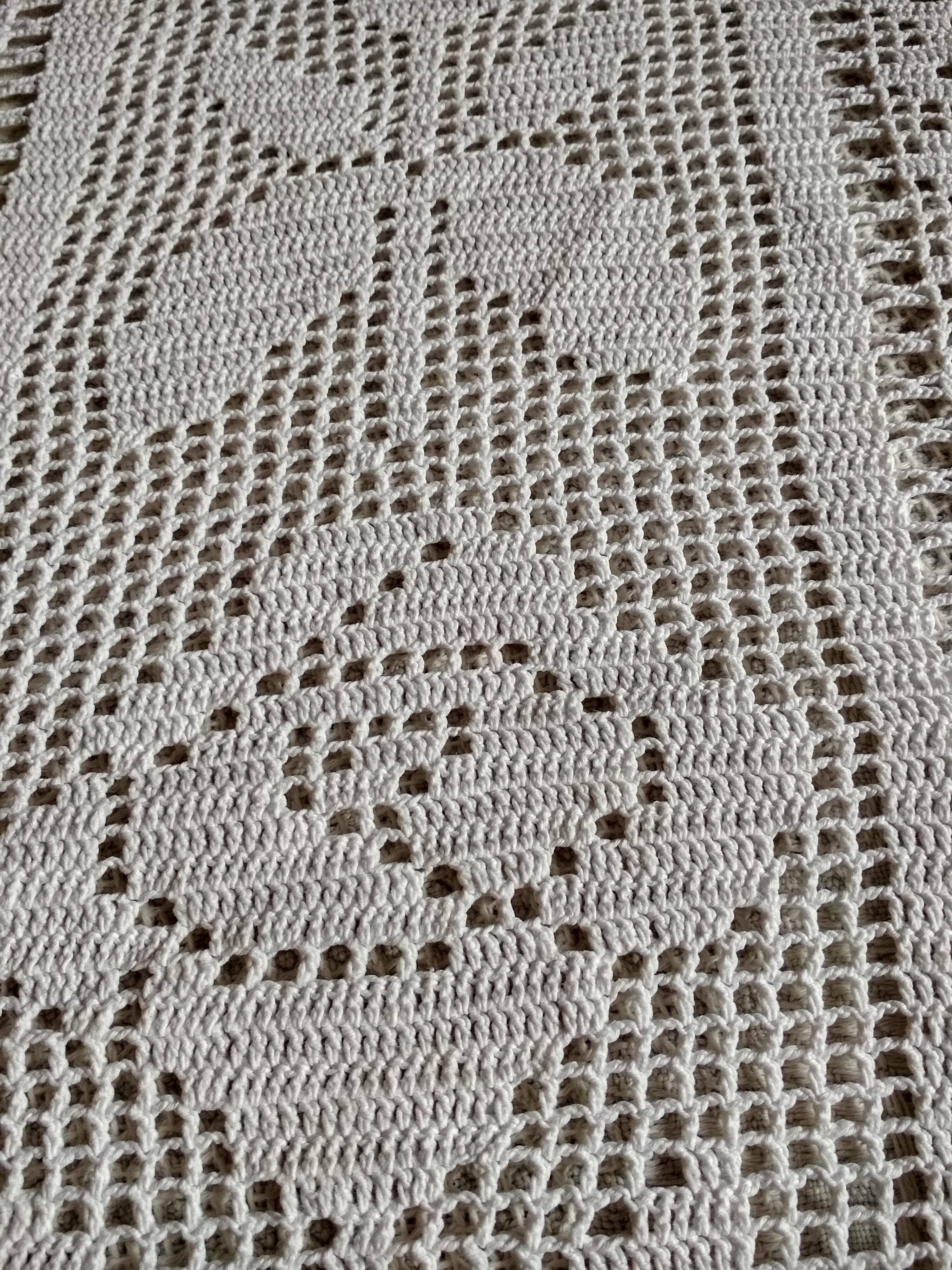 White cotton bedspread, Old crochet bed throw with flower patterns