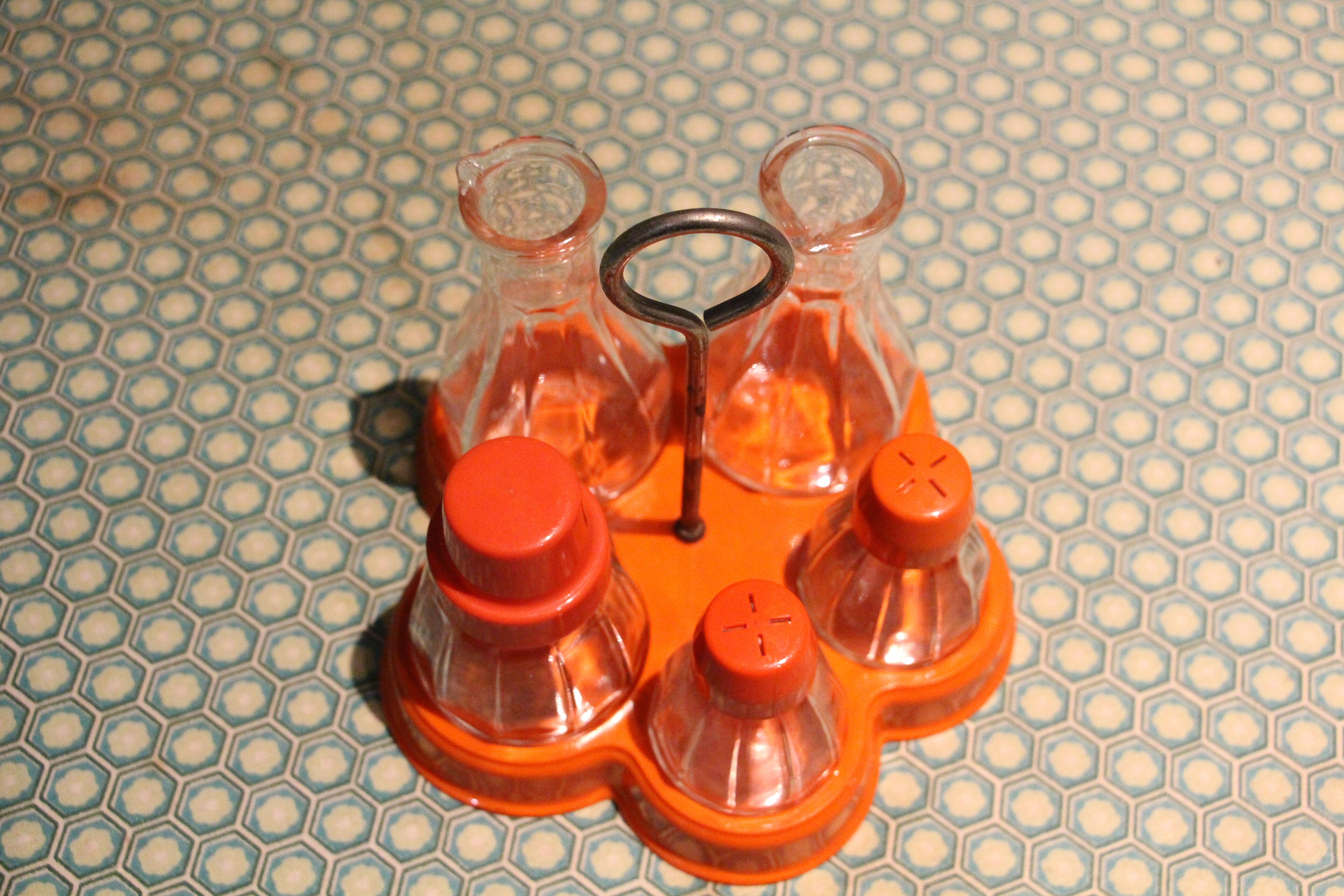 Pepper -salt orange 70's placemat