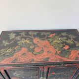 Antique Chinese cabinet in black and red lacquered wood – painted decoration on