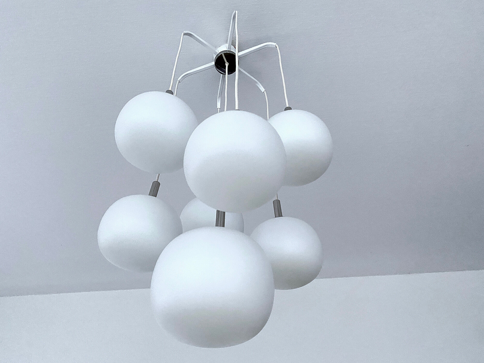 Grand Lustre Cascade, Globes Opaline Chrome, Years 70