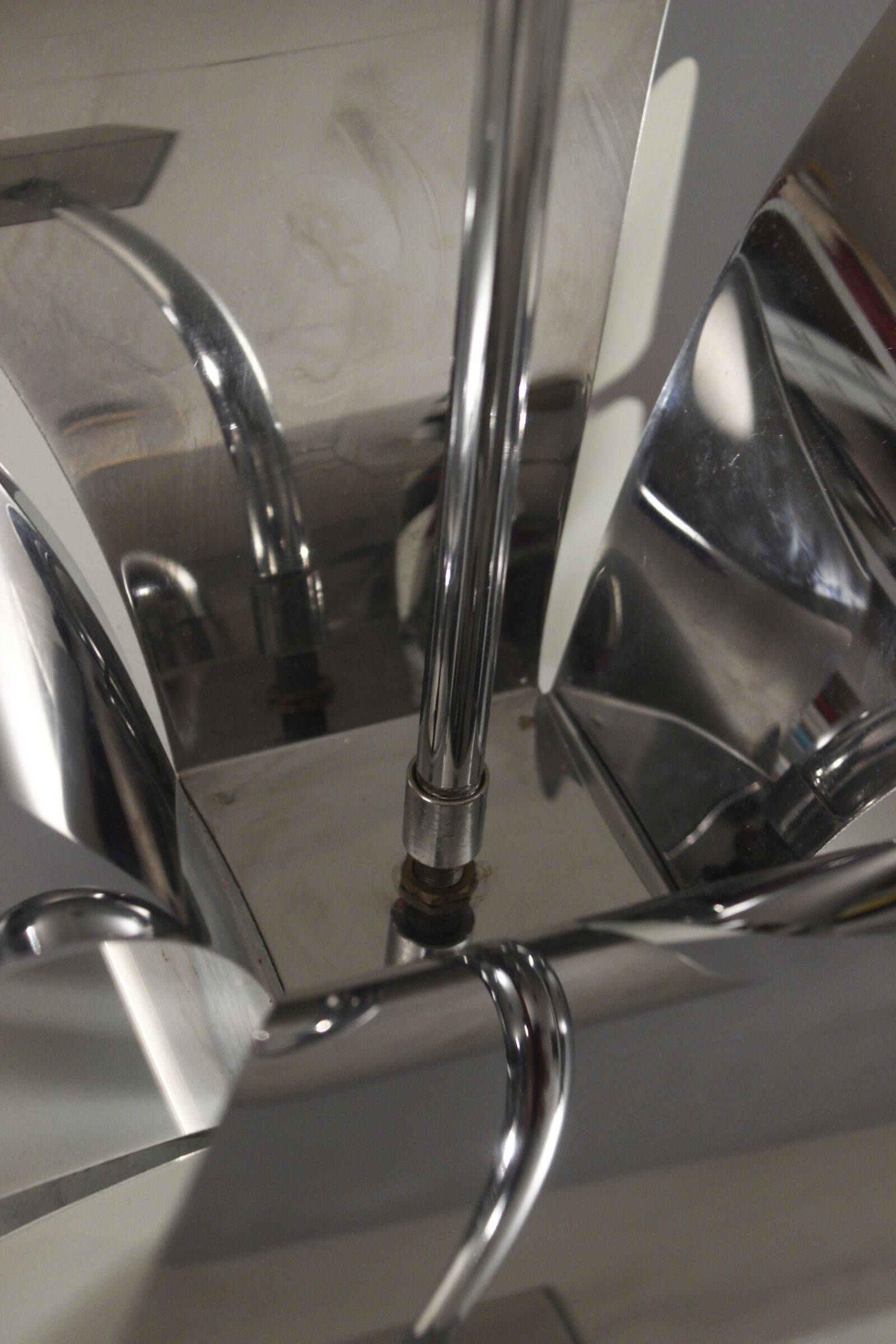 Impressive Space Age chandelier with 5 lights, chrome metal, Italy 1970s.