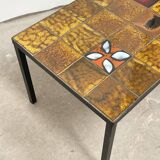 Coffee table in black metal and ceramic