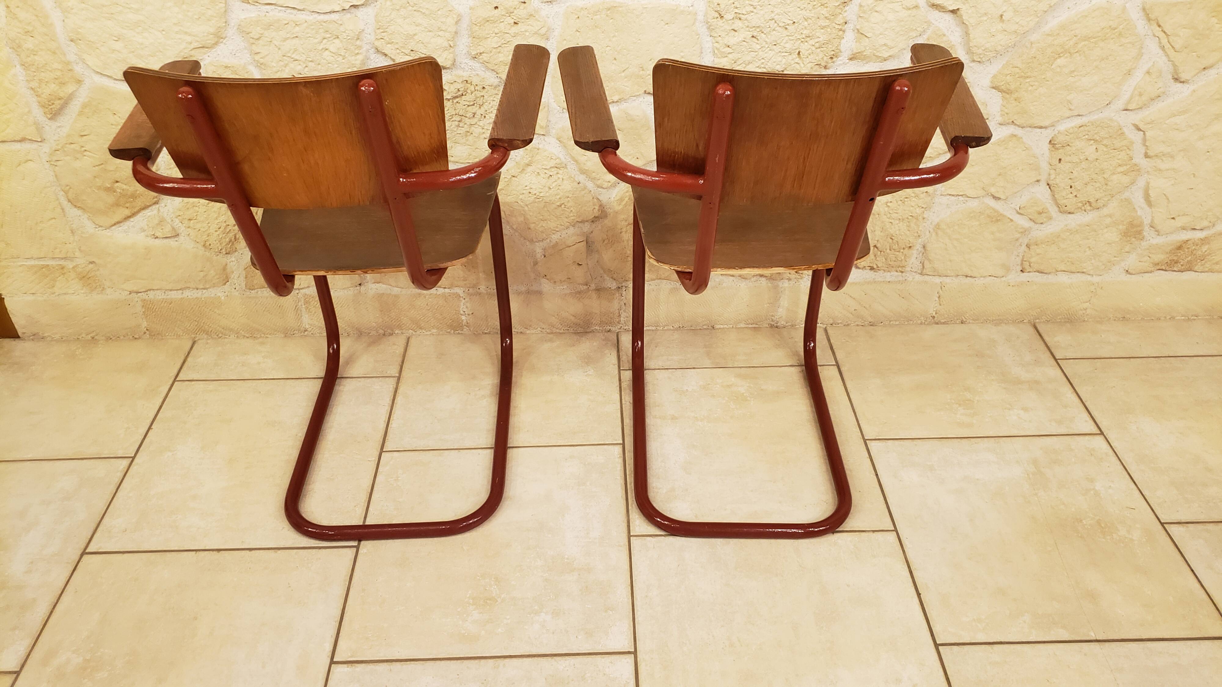 Pair of S-shaped tube school chairs