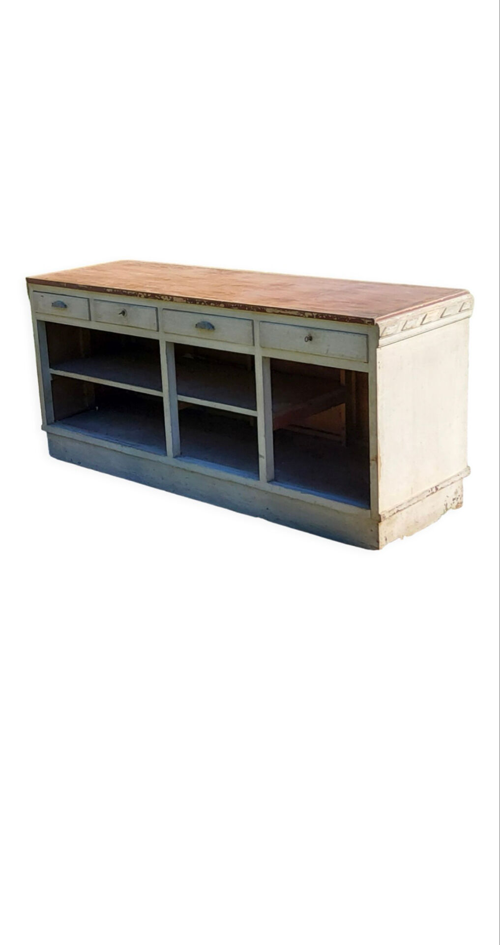 Grocery counter from the 1930s