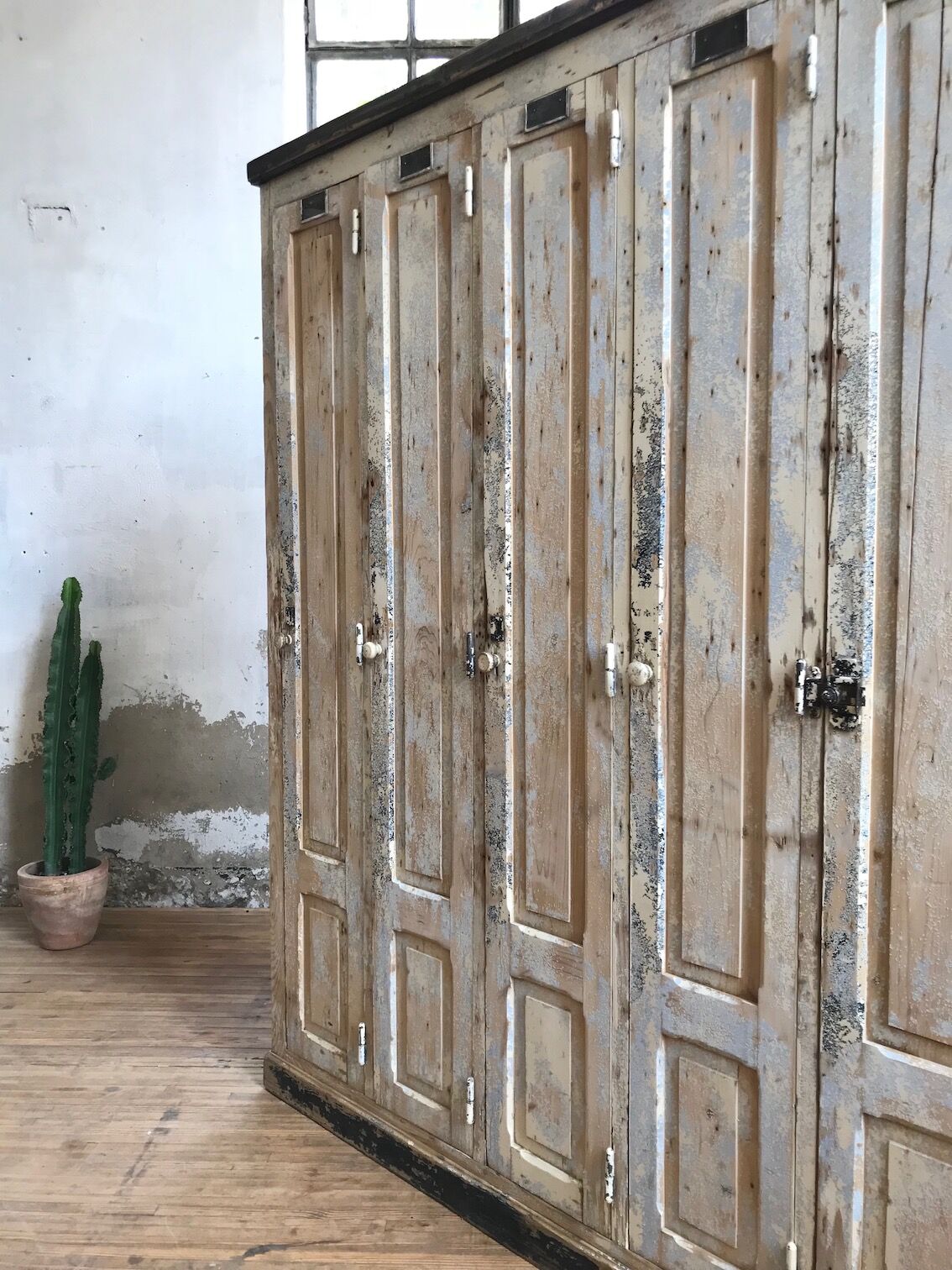 Wooden workshop vestiary