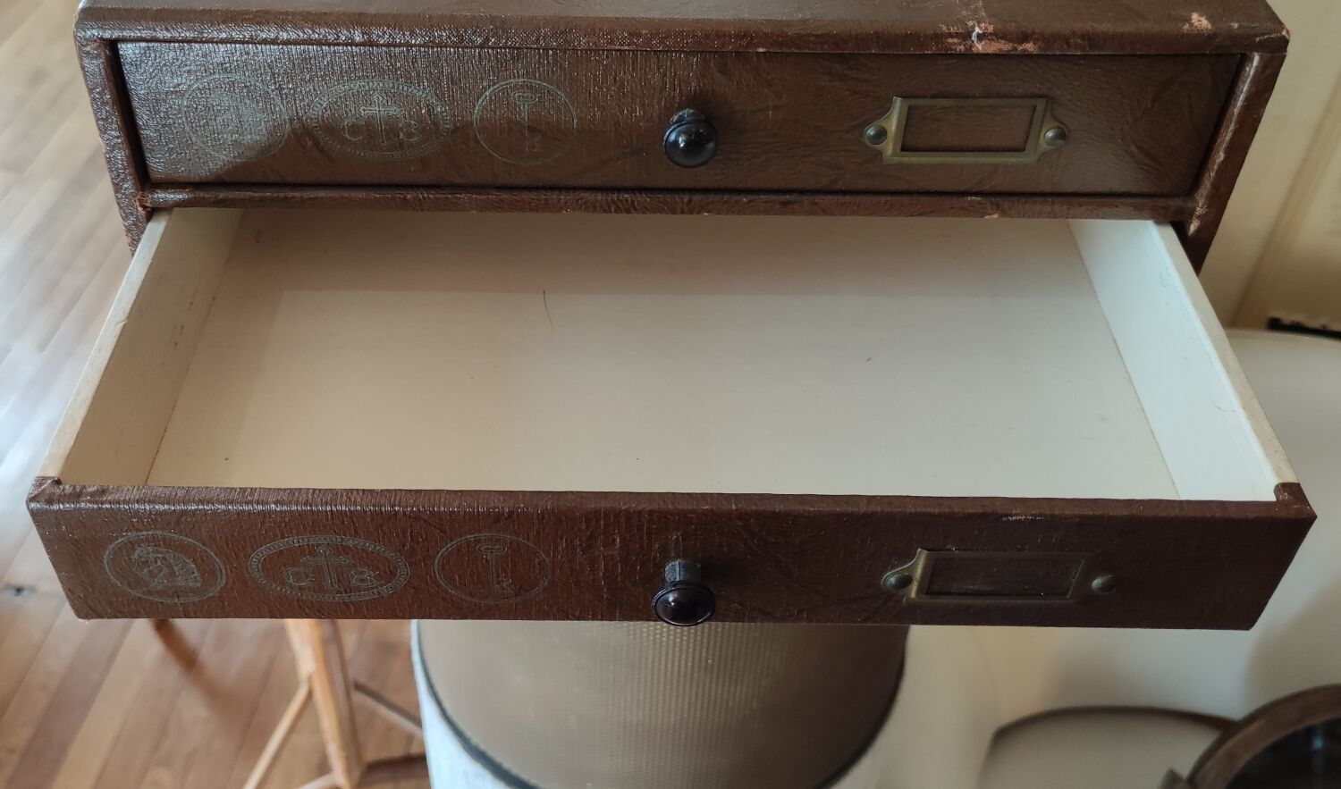 Small haberdashery Thiriez Cartier Bresson