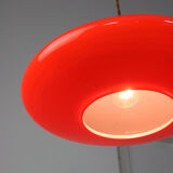Lampe de soucoupe en verre rouge et laiton du milieu du siècle