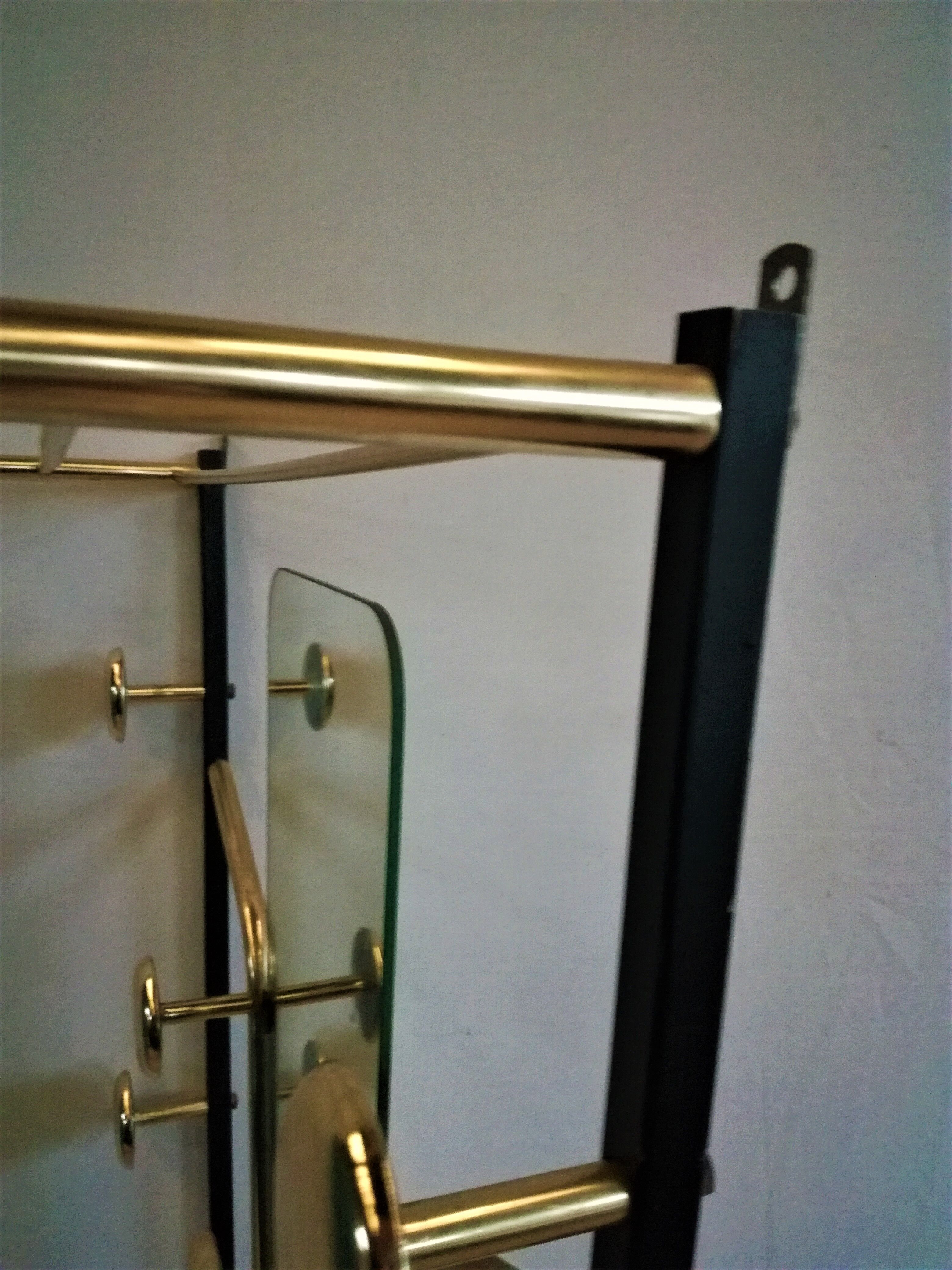 wardrobe wears coat/hat/vintage umbrella