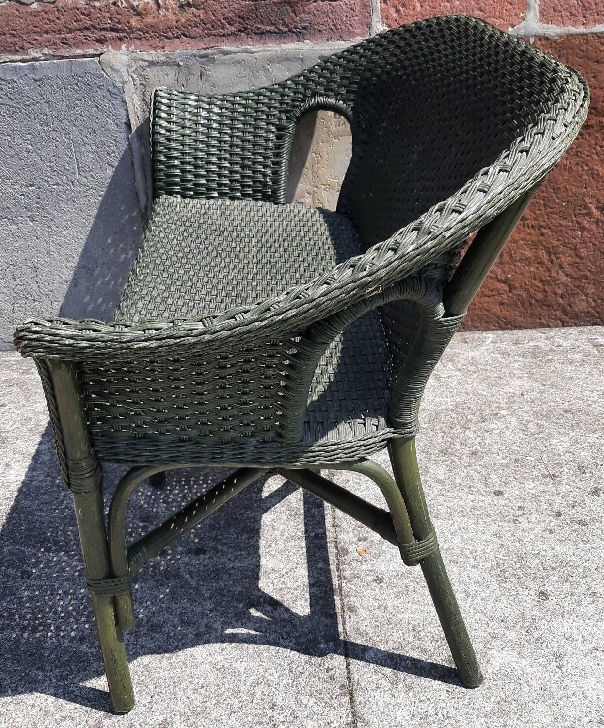 Salon de jardin complet en rotin. (Sofa, fauteuils x 2, table basse)