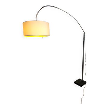 Lampe arc Ligne roset modèle MAMA de Thibault Desombre