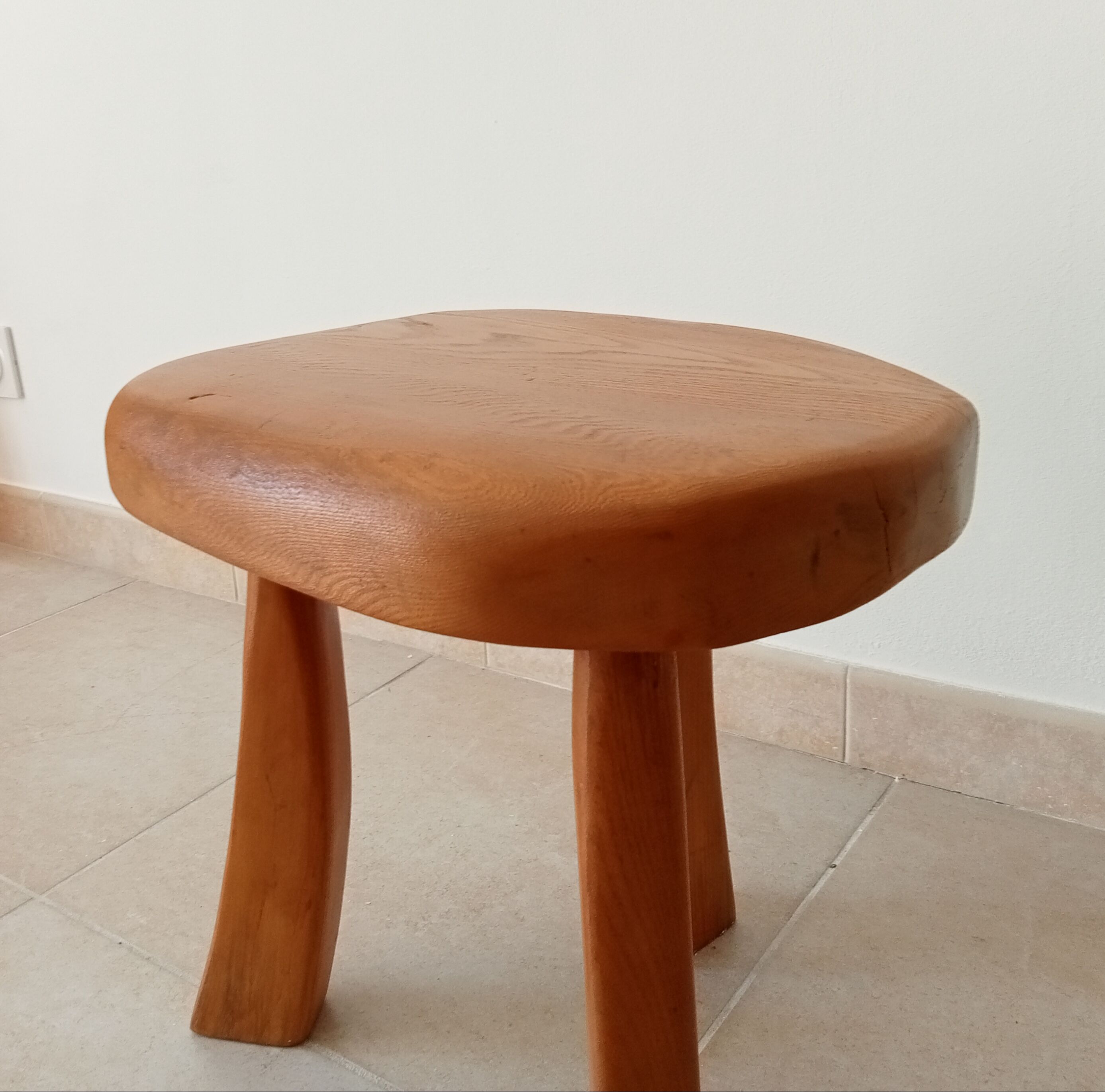 Vintage tripod brutalist side table in solid oak