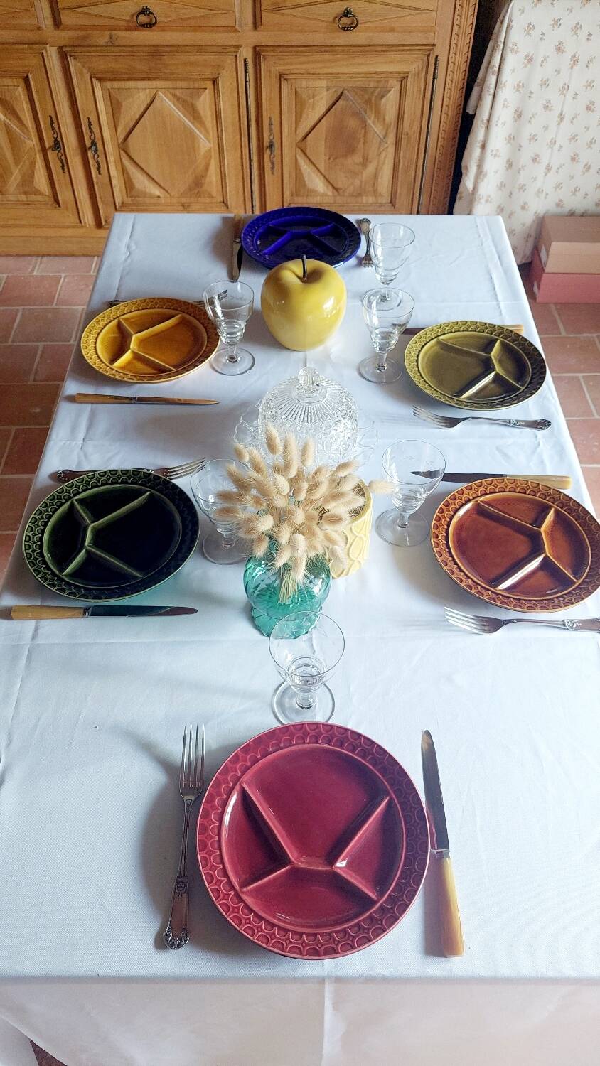 Set of 6 Sarreguemines plates for Burgundy fondue