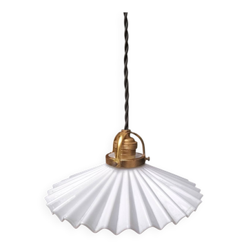 Suspension opaline