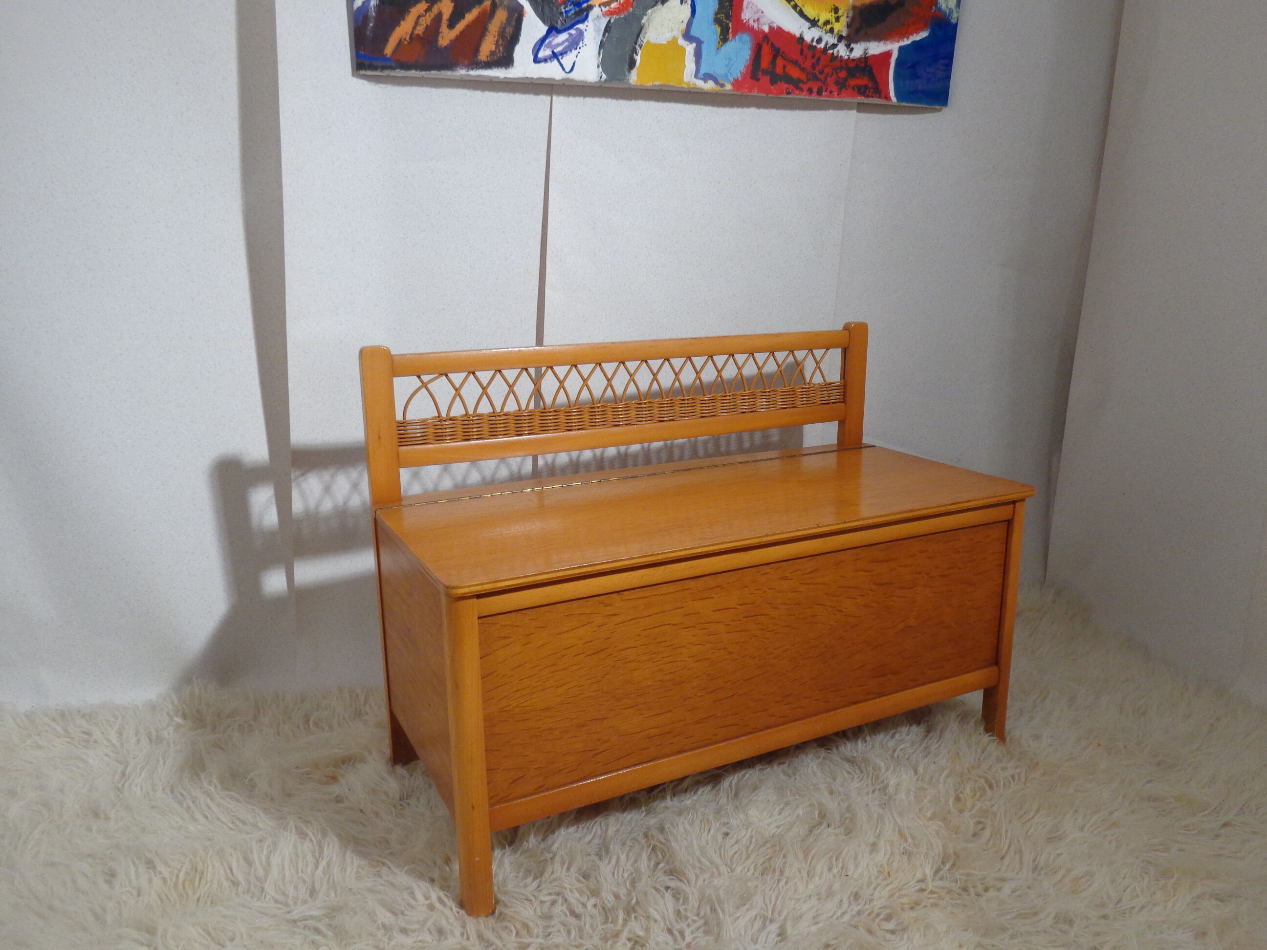Trunk bench vintage wood and rattan of the 1950s