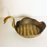 Brass empty-pocketed swan