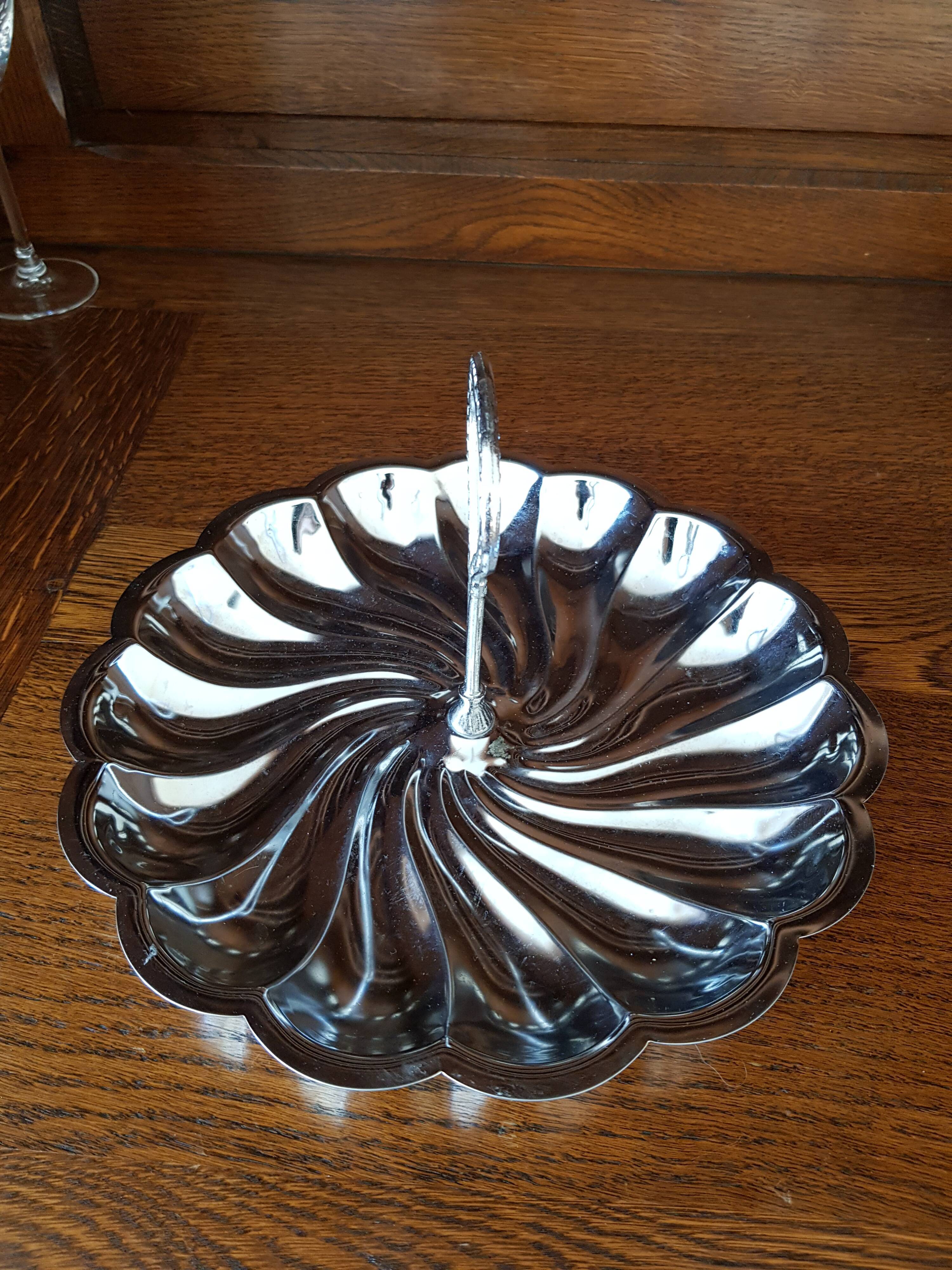 Stainless steel presentation dish