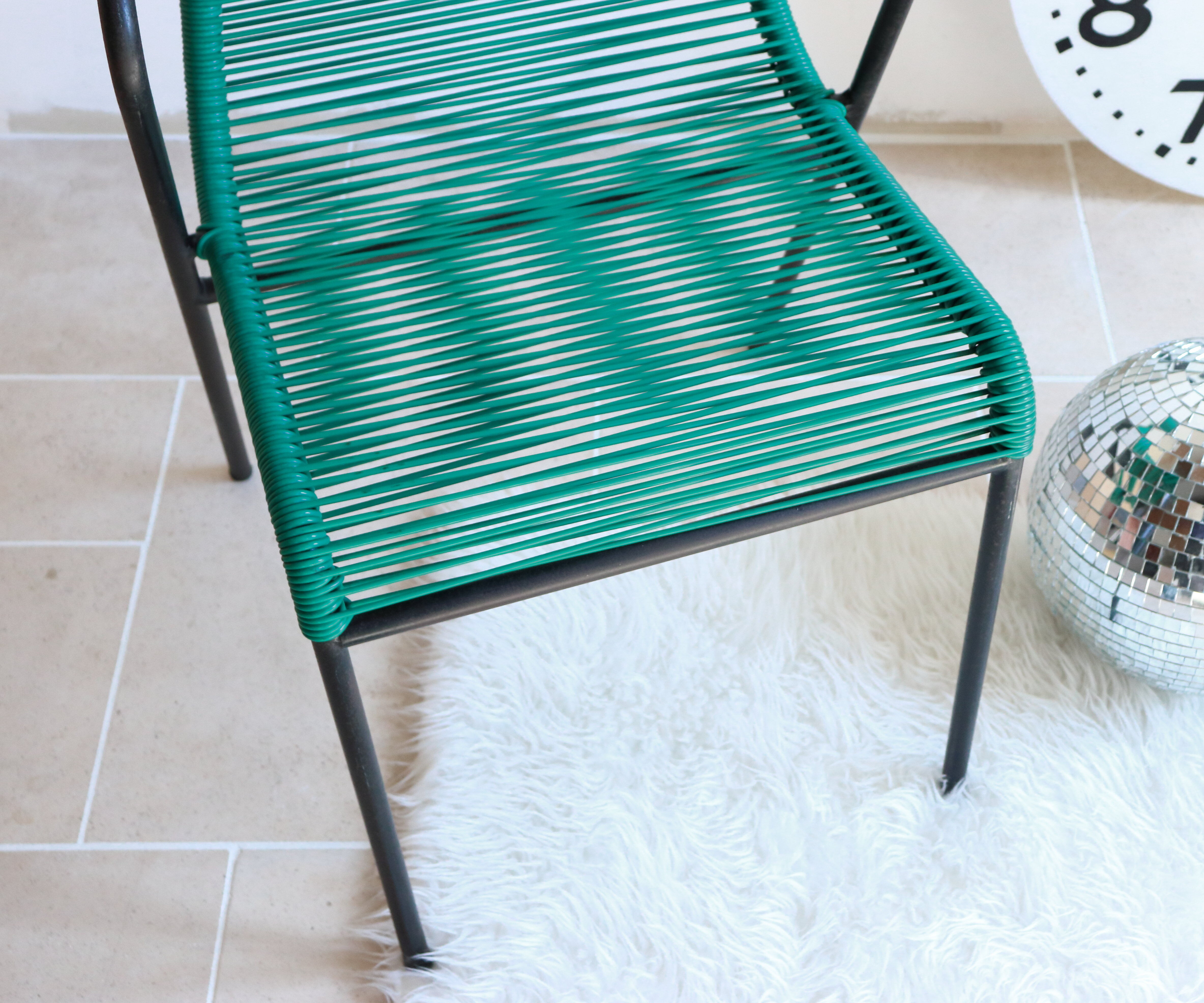 Metal and scoubidou green garden chair