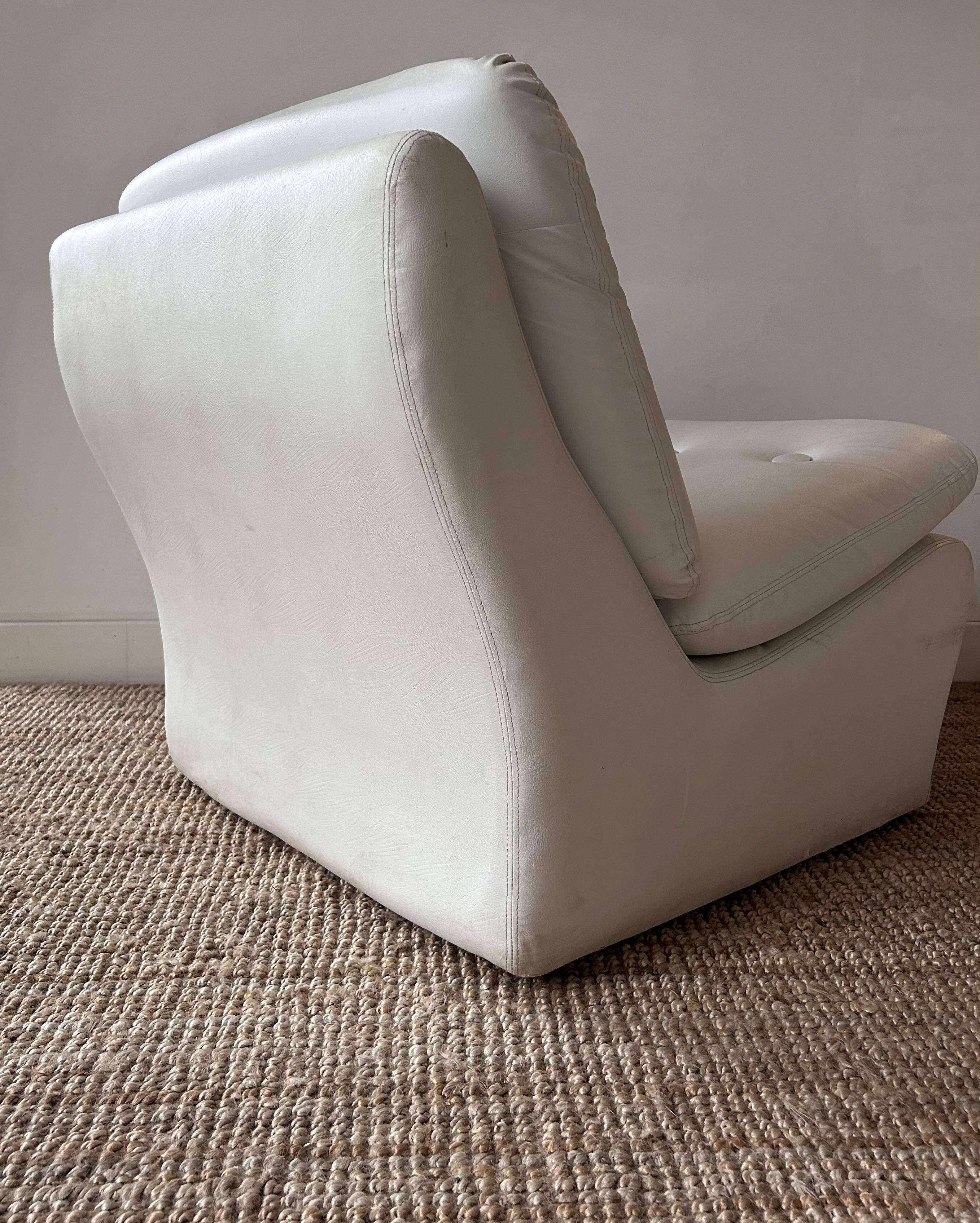 Vintage white armchair, France 1970