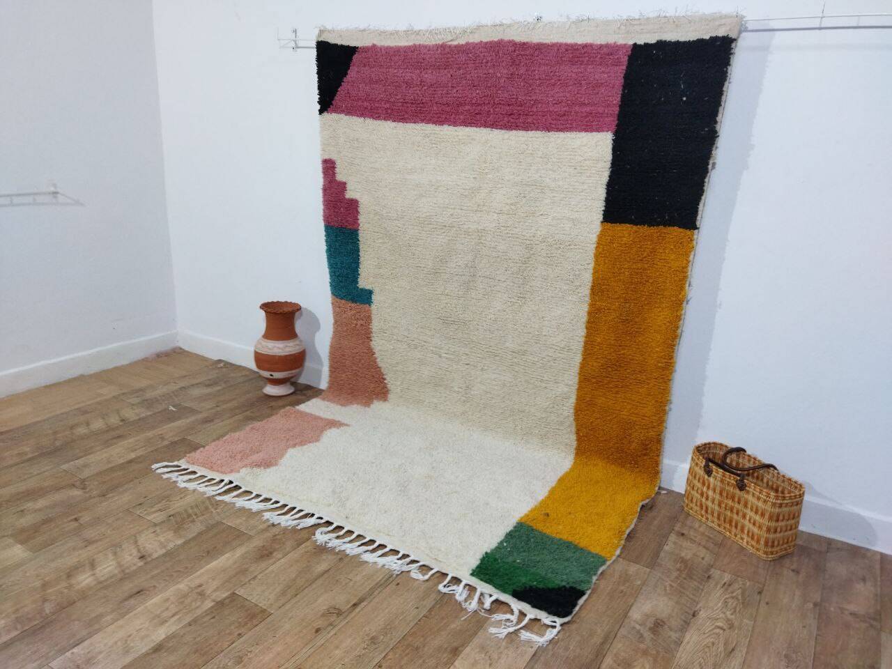 Handmade Moroccan Berber Rug 270 X 177 CM