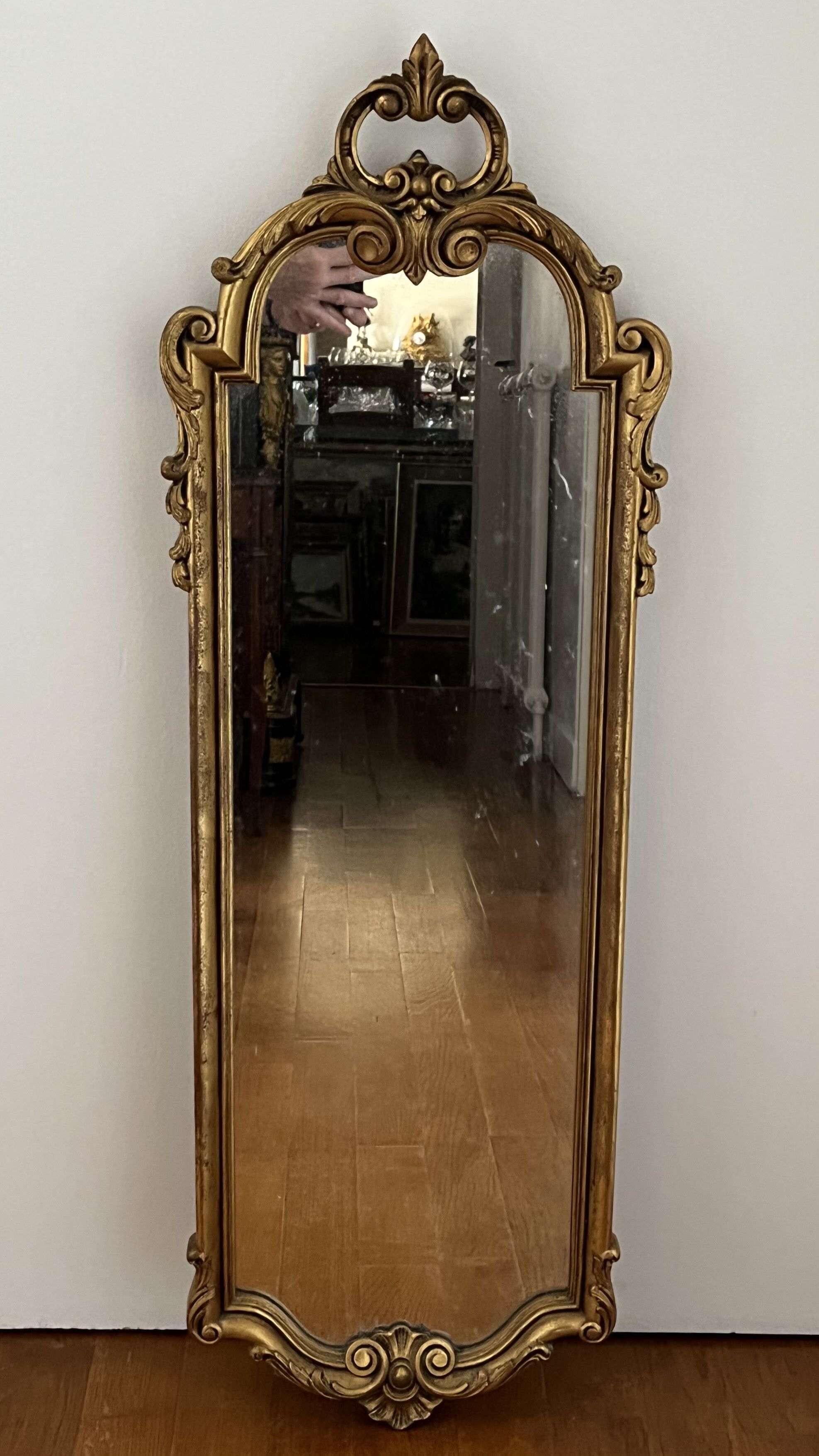 Miroir rocaille en résine dorée 98x34cm