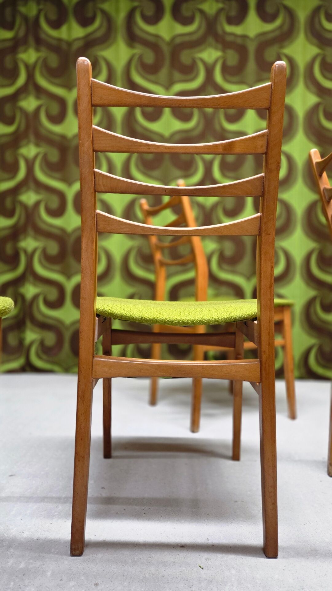 Lot of 4 Scandinavian chairs from the 1960s.