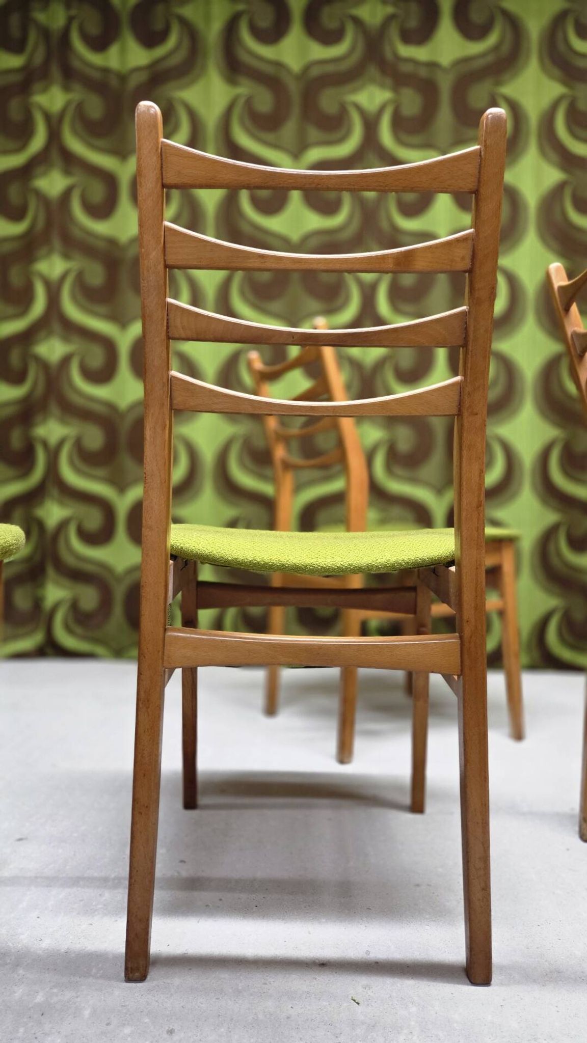 Lot 4 chaises scandinave 1960