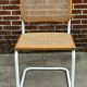 Chaise Cesca modèle b32 en blanc et bois par Marcel Breuer