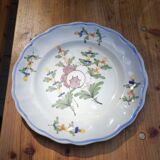 Assiette plate ancienne faïence fleurie bord bleu vintage