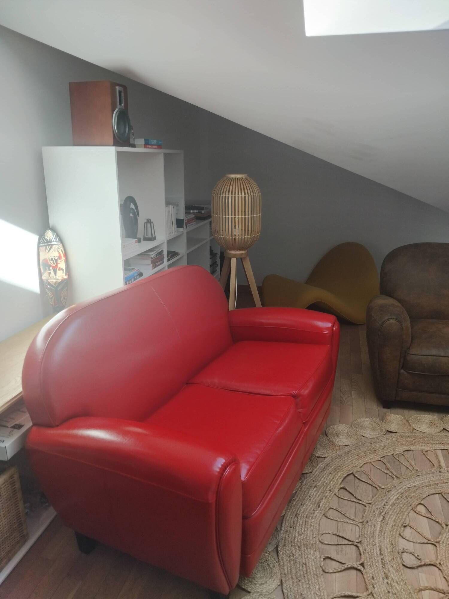 Red 2-seater Club Sofa in coated leather – Maison Pavane