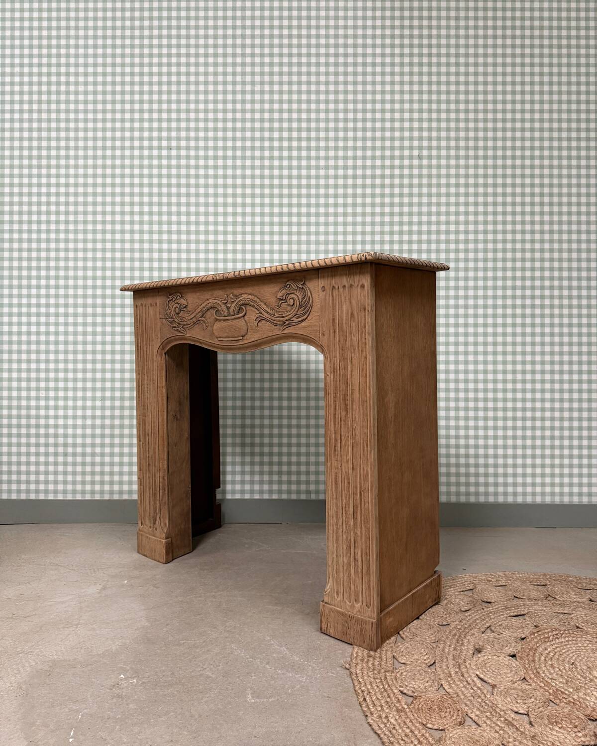 Fireplace mantel (sanded)