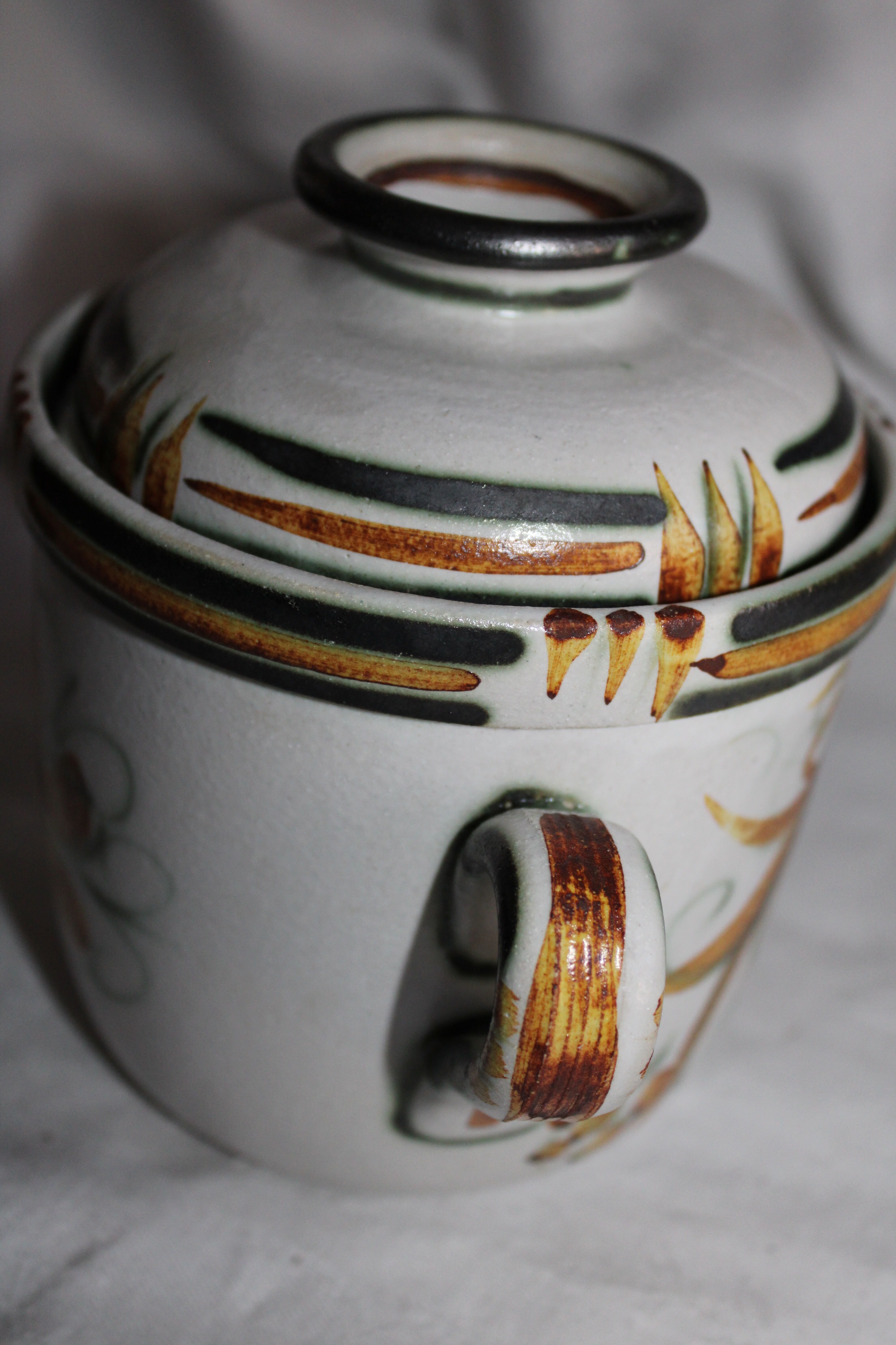 Keraluc Quimper earthenware pot