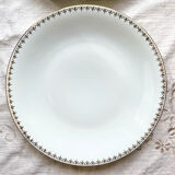 12 Mismatched porcelain plates