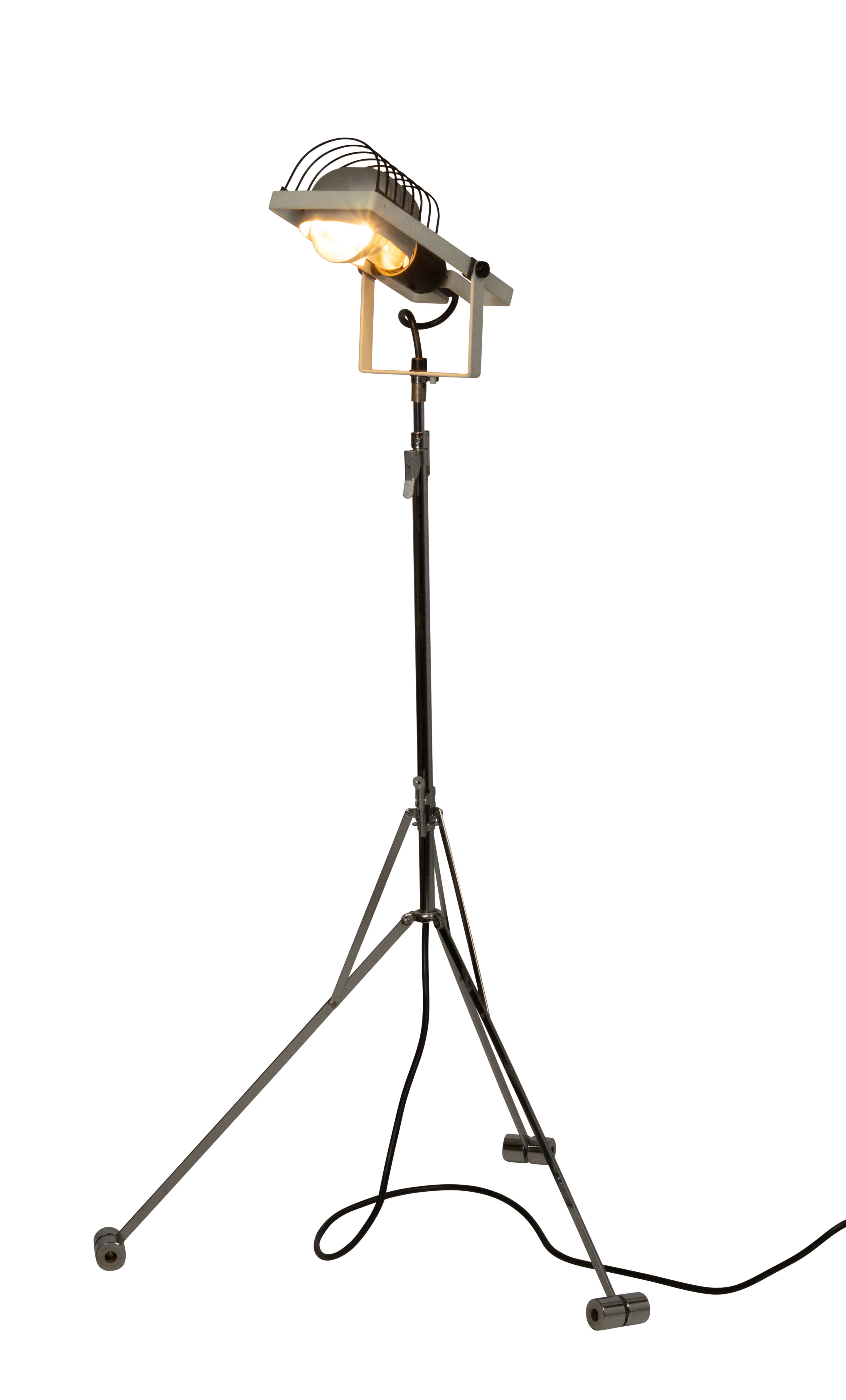 Lampadaire Ernesto Gismondi pour Artemide modèle Sintesi