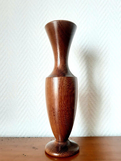 Design wooden soliflore vase