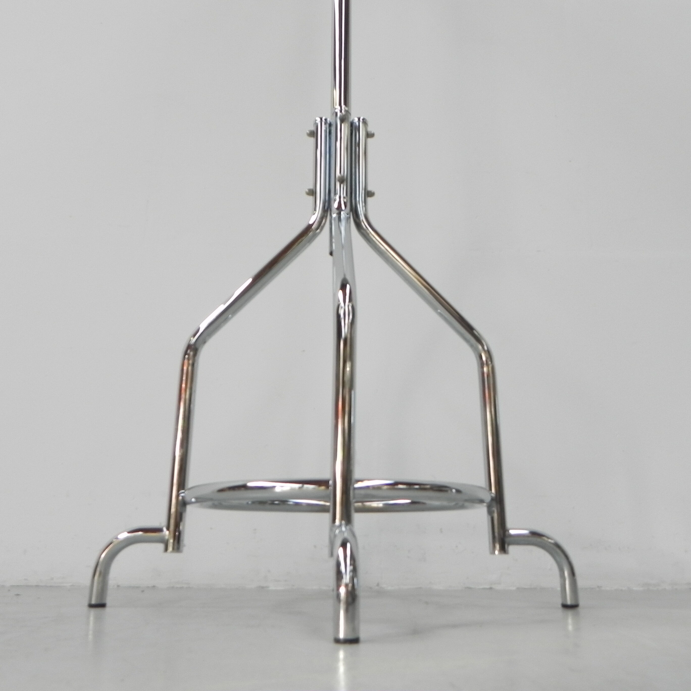 Standing chrome-plated Tubax coat rack