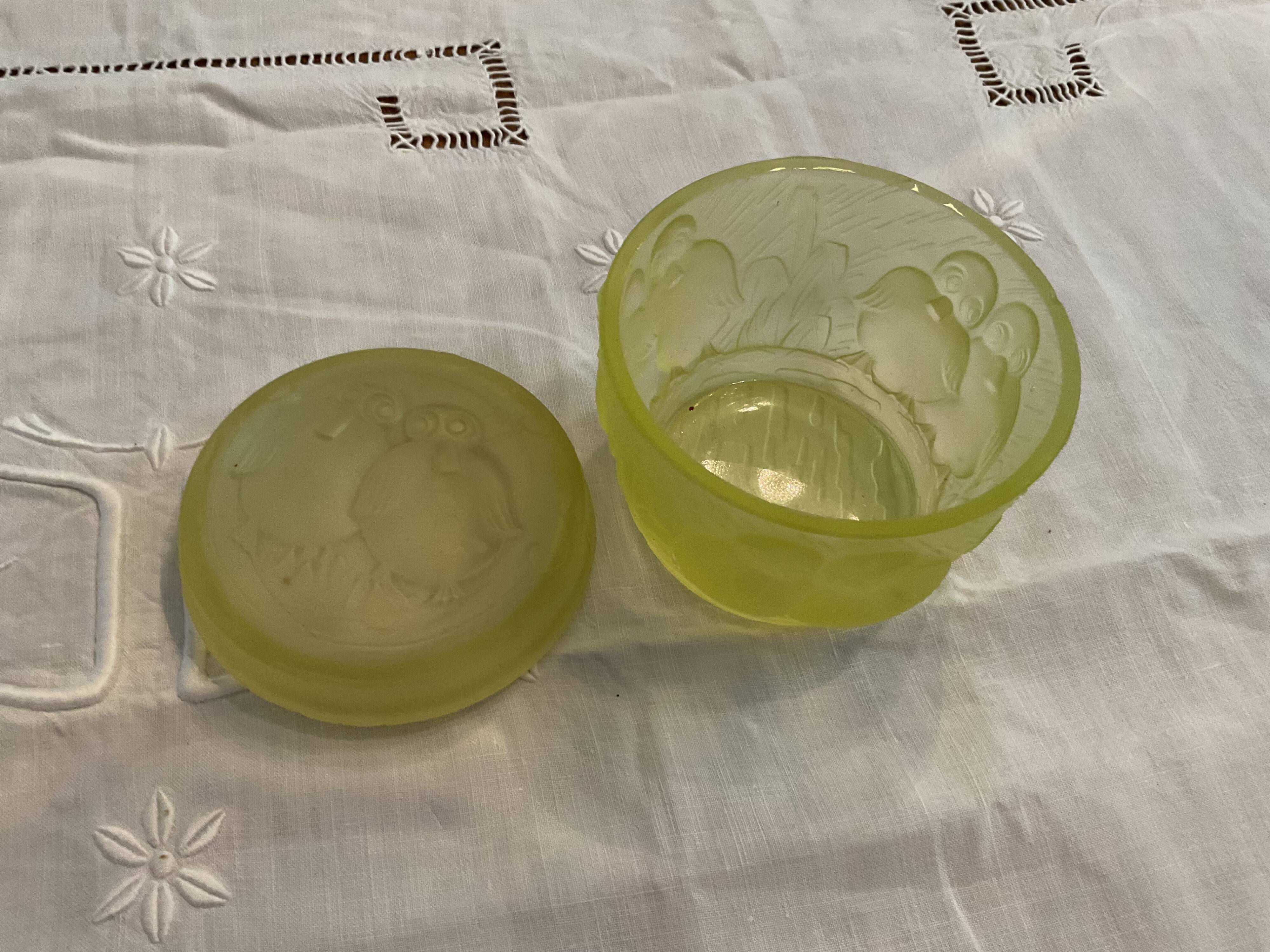 Bonbonnière molded glass . art deco