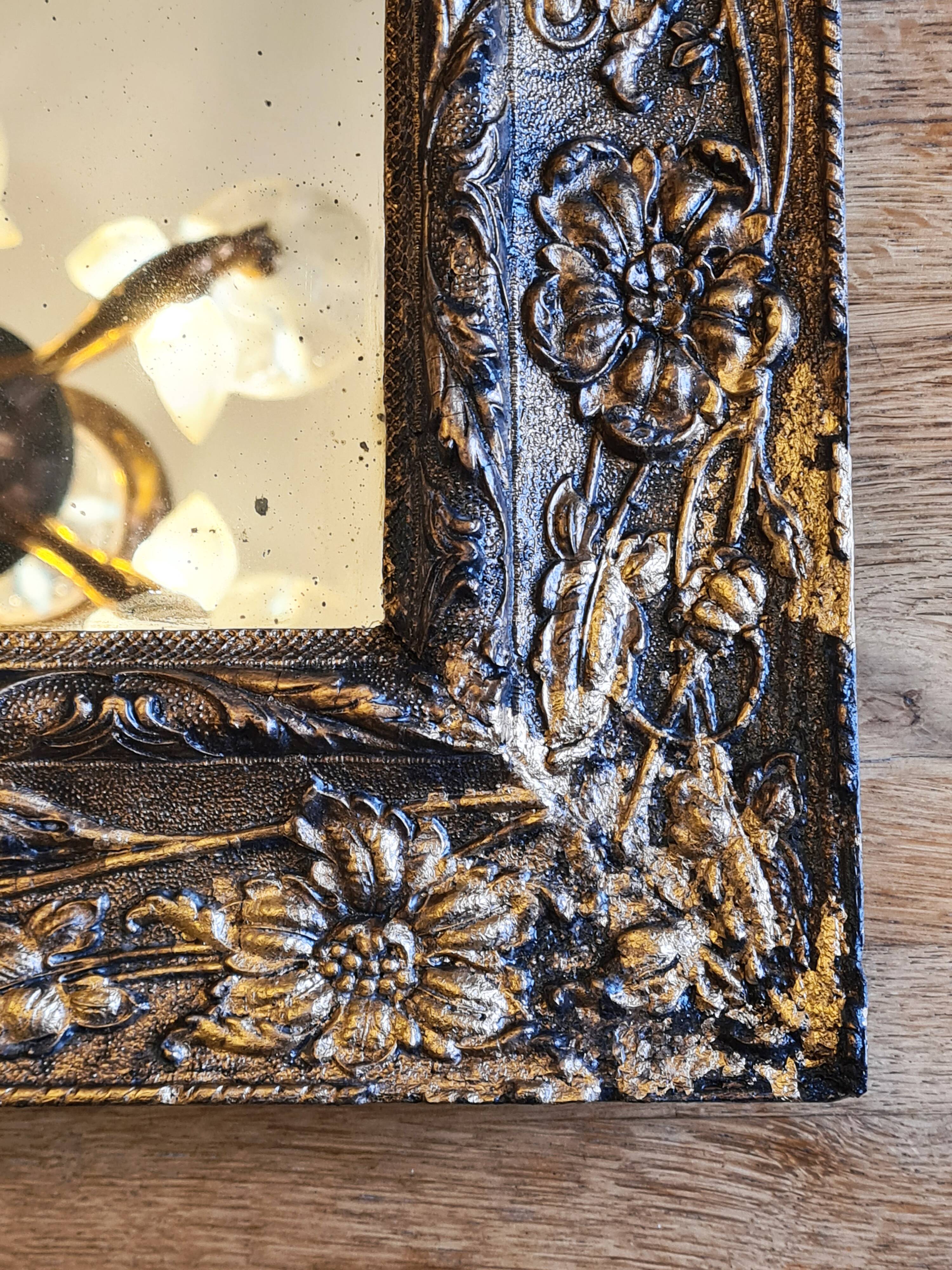 Miroir “Clotilde” – décor floral doré