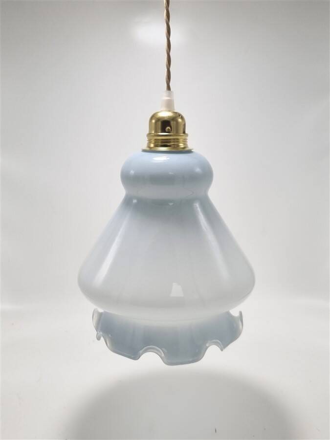 Opaline suspension