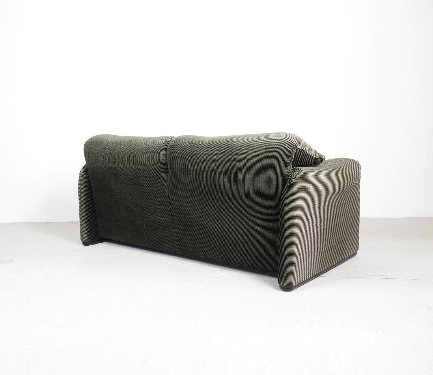 Maralunga 2 seater sofa by Vico Magistretti for Cassina