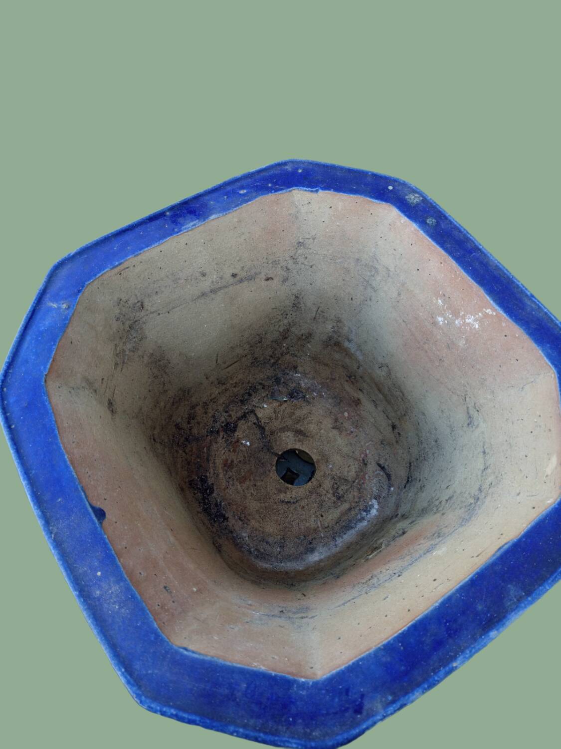 Vase chinois monumental sur piédestal en terre cuite émaillée