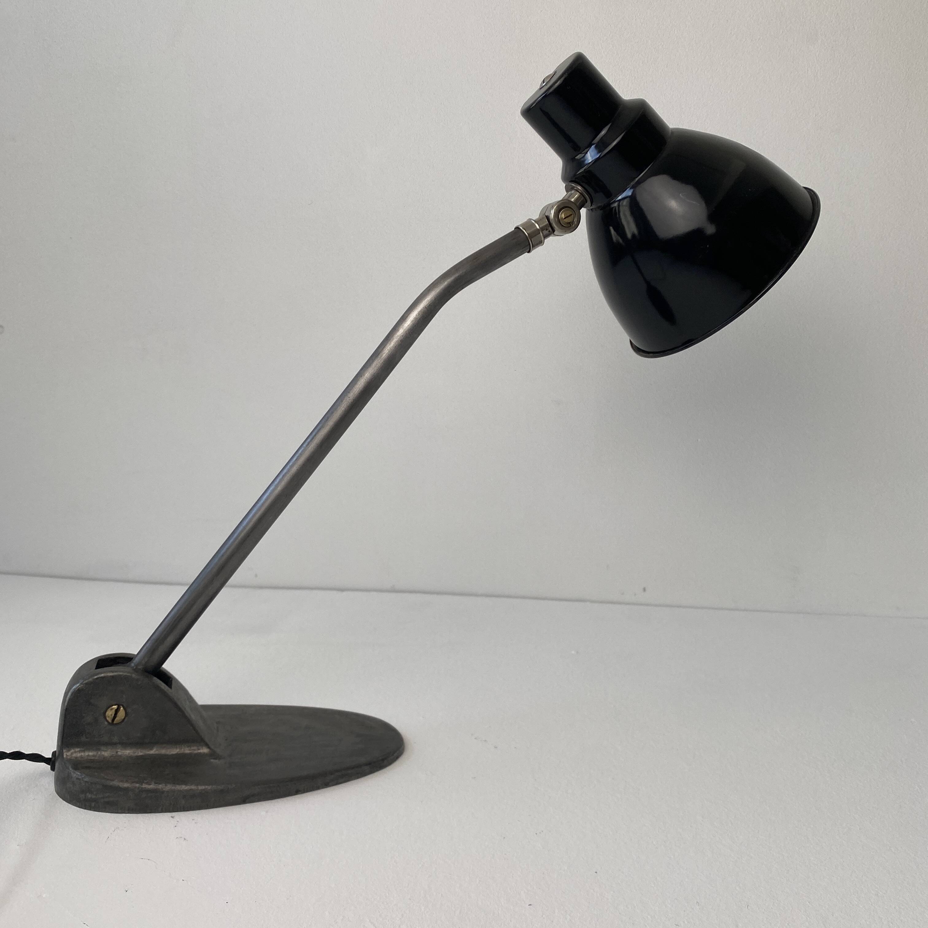 Ancienne lampe de bureau  bauhaus   « jacobus »