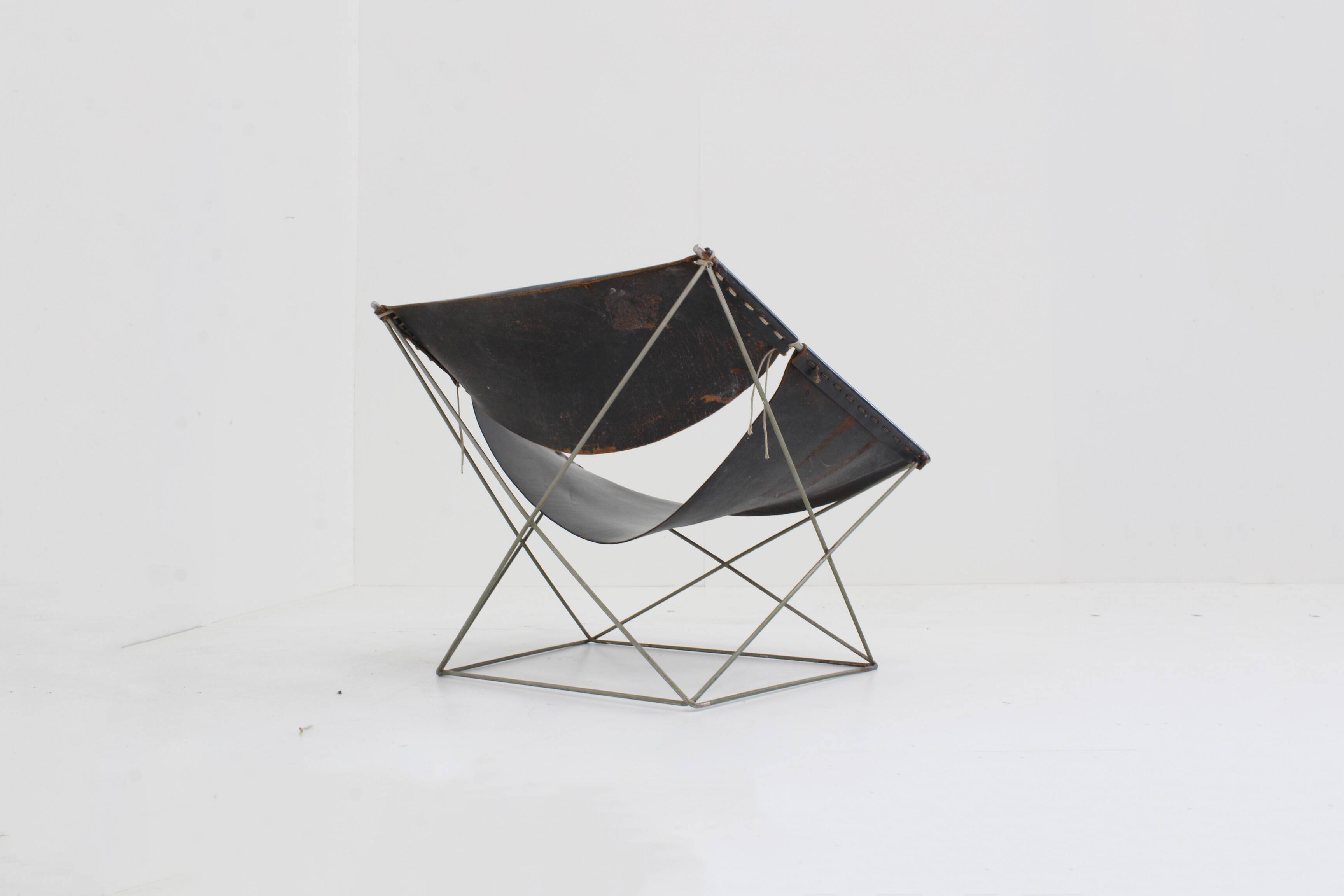 Chaise longue papillon Artifort F675