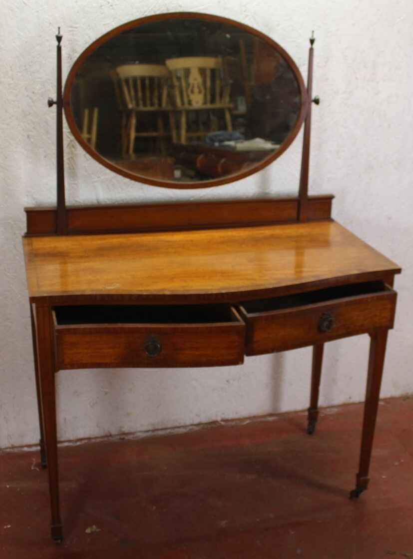 Mahogany dressing table