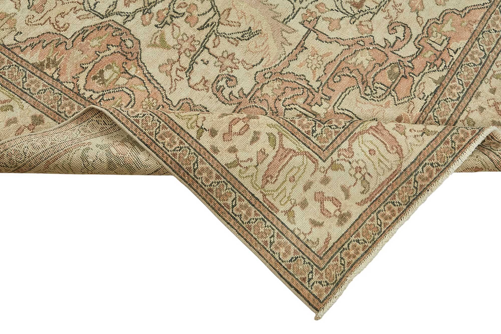 Turkish Vintage Anatolian Rug 194 cm x 288 cm