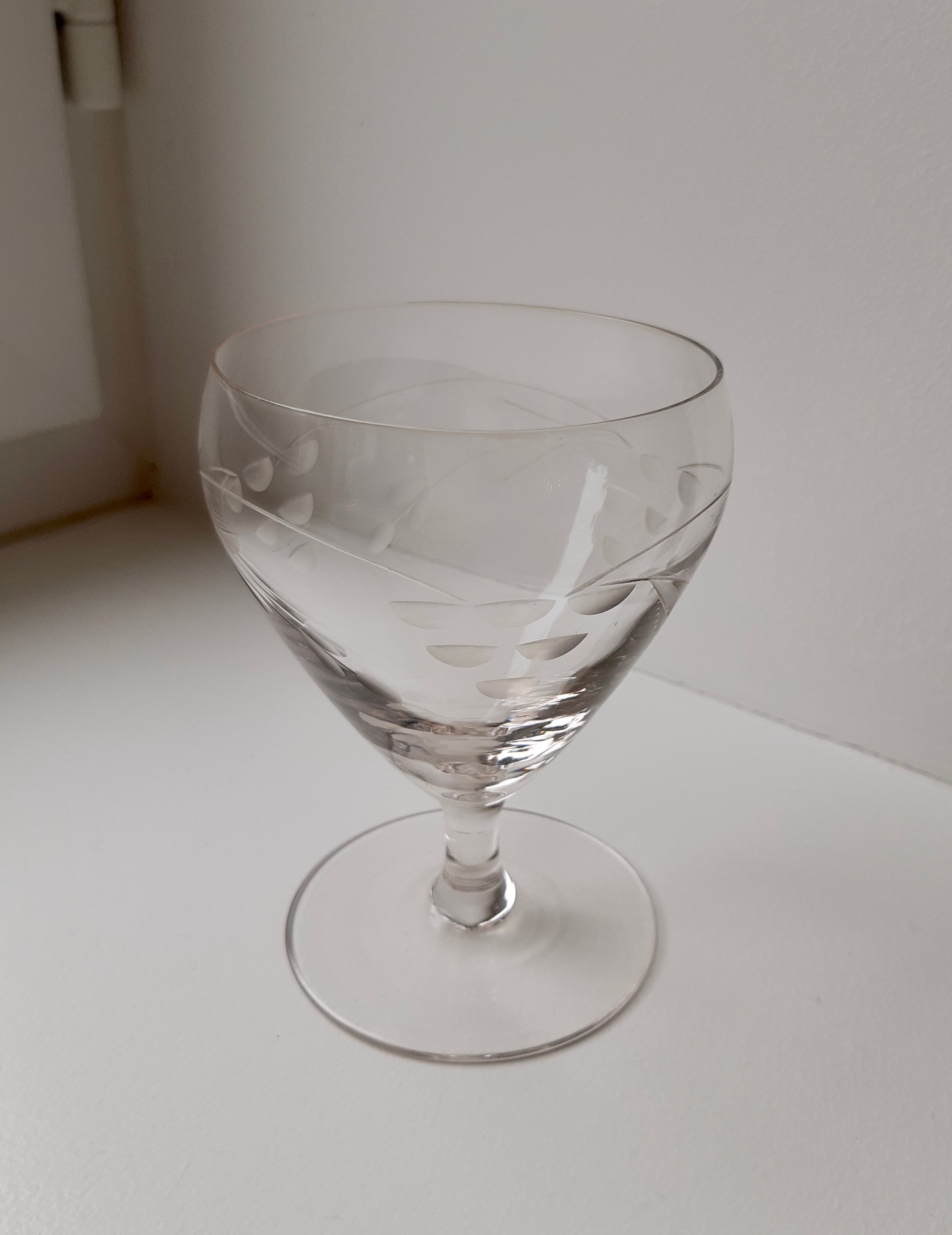 Lot of 6 engraved crystal glasses 50-60 years