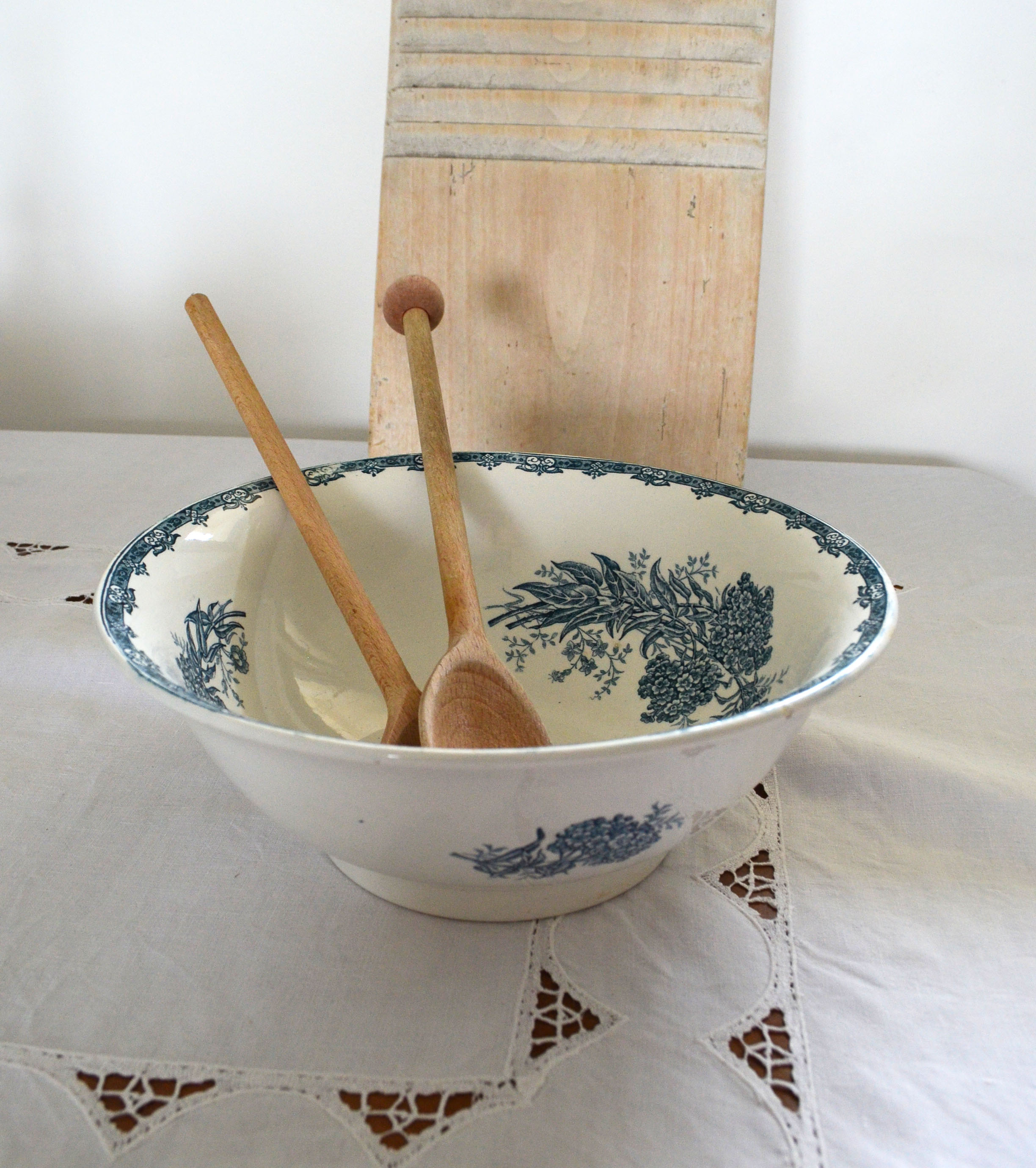 Salad bowl faience blue decoration