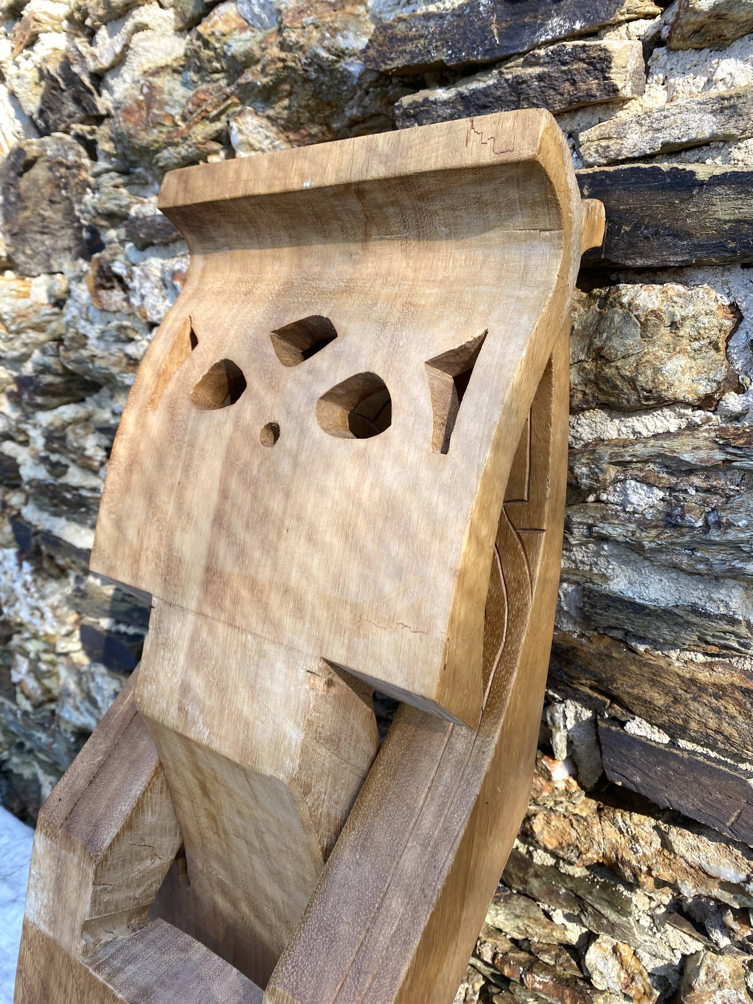 Carved folding stool, Saramaca craftsmanship (Guyana)