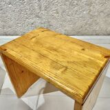 Set of 2 pine stools model "les Arcs"
