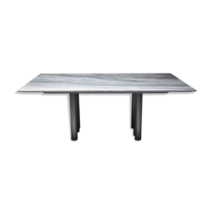 Table par Pia Manugrey & purple